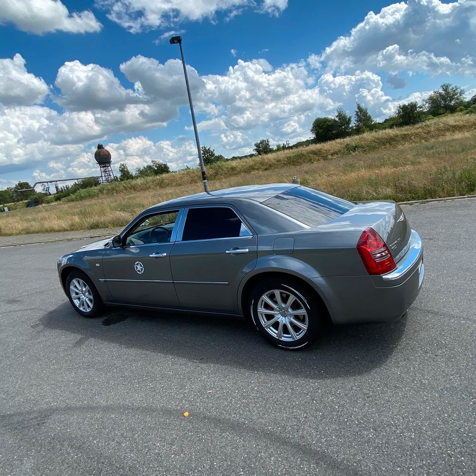 Chrysler 300C 3.0 in Peine