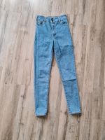 Schöne Jeans von Levi's in Gr. 26 1 x getragen Sachsen - Markneukirchen Vorschau