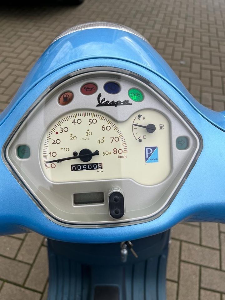 Piaggio Vespa … 500 km nur gefahren wie NEU in Köln