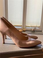 Pumps von Unisa Größe 38, Farbe nude Schleswig-Holstein - Lübeck Vorschau