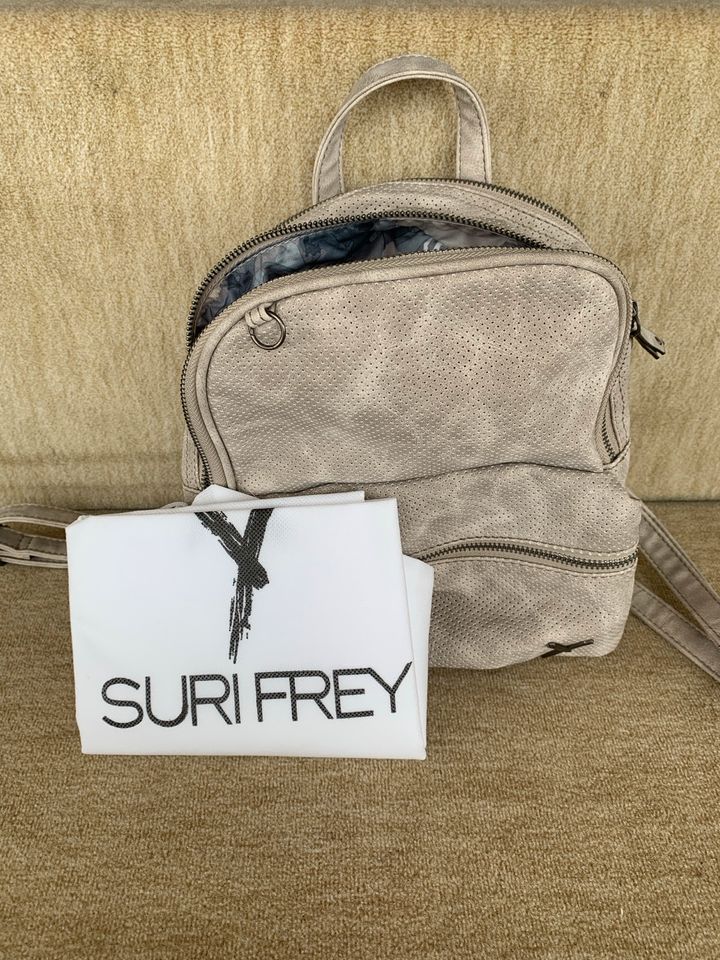 NEU! „SURI FREY“ Rucksack, klein, hellgrau in Oberursel (Taunus)