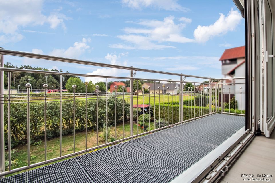 Moderne und großzügige Wohnung mit Einbauküche und Süd-Balkon in Petersaurach