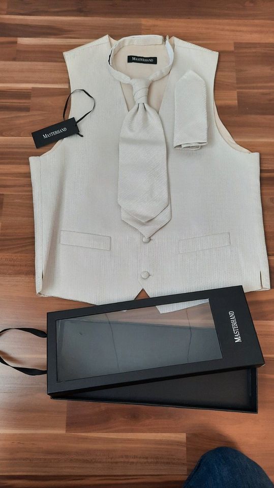 NEUWERTIGE Anzugsweste mit Krawatte und Einstecktuch Masterhand in Münster