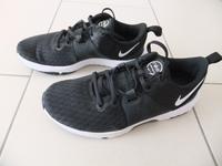 Nike Schuhe Turnschuhe Sneaker Gr. 37,5 neu Bayern - Barbing Vorschau