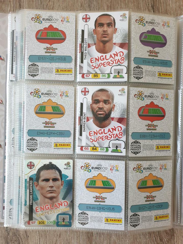 Panini Adrenalyn XL EURO 2012 Polen Ukraine Sammelmappe fast voll in Bremen