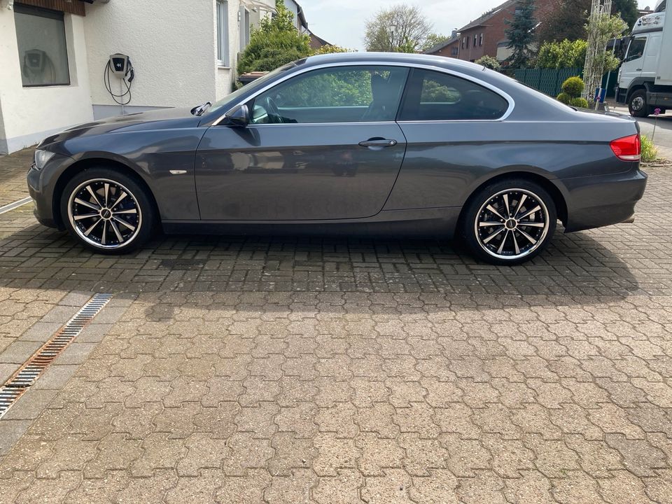 BMW 325i Coupé in Moers