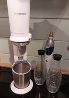 Sodastream Crystal weiß mit 2 Glasflaschen und Tauschzylinder Baden-Württemberg - Reutlingen Vorschau