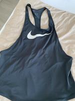 Nike fitnesstop & tshirt Hessen - Karben Vorschau