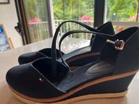 Tommy Hilfiger Plateaupumps, Größe 40 Saarland - Dillingen (Saar) Vorschau