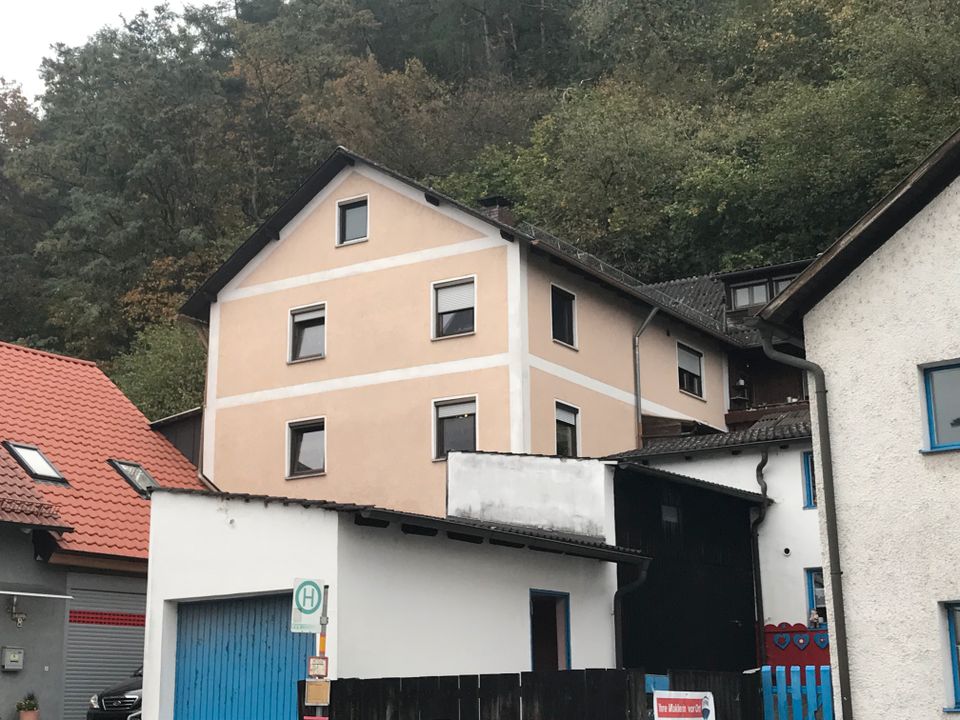 Großzügiges Dreifamilienhaus in Regenstauf in Regenstauf