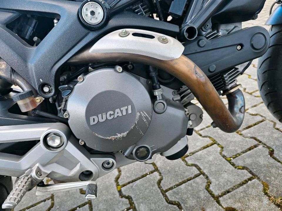 Ducati Monster 696 mit drossel (nicht eingebaut aber eingetragen) in Aichach