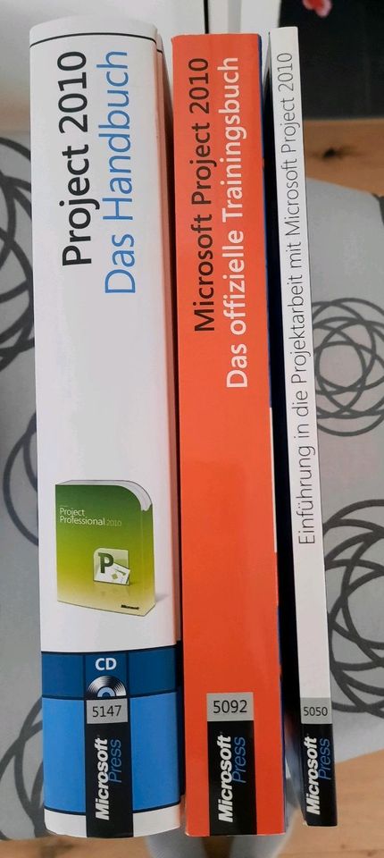 Neuwertige Bücher Microsoft Project 2010 Handbuch CD ab 5€ in Nattheim