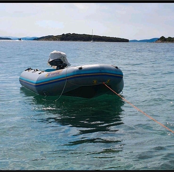 Schlauchboot Tropik 285 mit 5PS Außenborder-Motor in Schlema