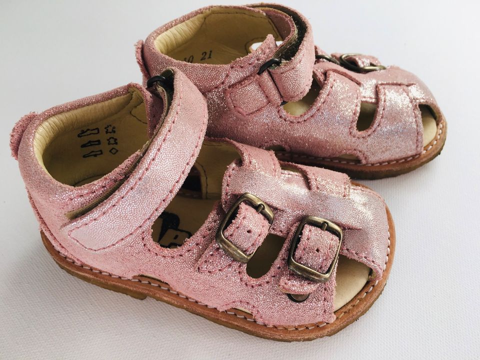 Neuw. Sandalen von ArautoRap rosa glitzer in Sieverstedt