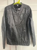 Lederjacke Lederimitat Jacke schwarz Gr. 140 wie neu !❣️ Niedersachsen - Visselhövede Vorschau