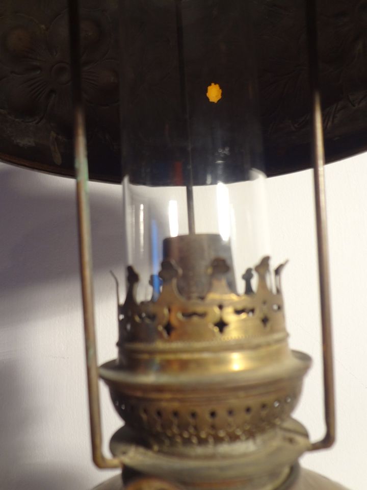 Antike franz Jugenstil Petroleumlampe mit Cabochon Messing/Kupfer in Linden
