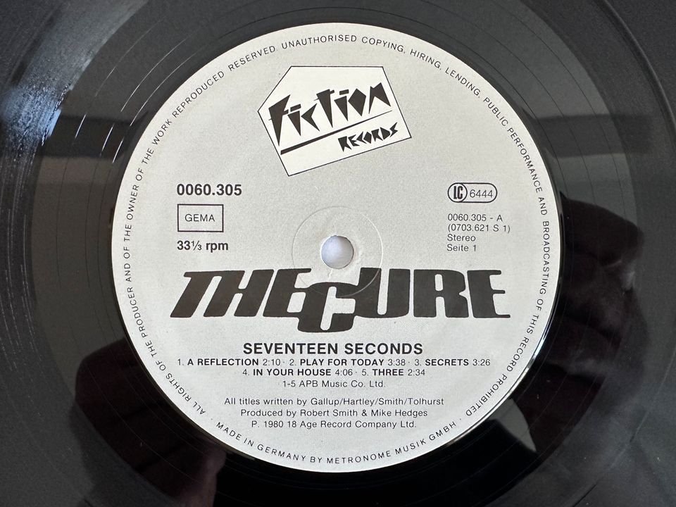 The Cure - Seventeen Seconds in Hamburg