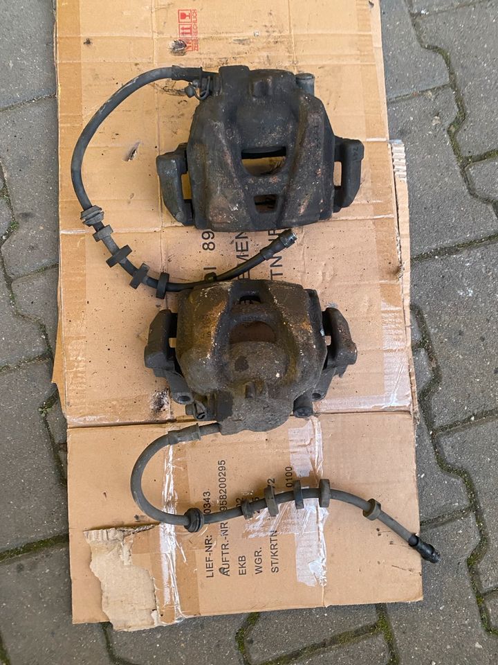 Audi A4 B8 8K Bremssättel vorne links und rechts in Nürnberg (Mittelfr)