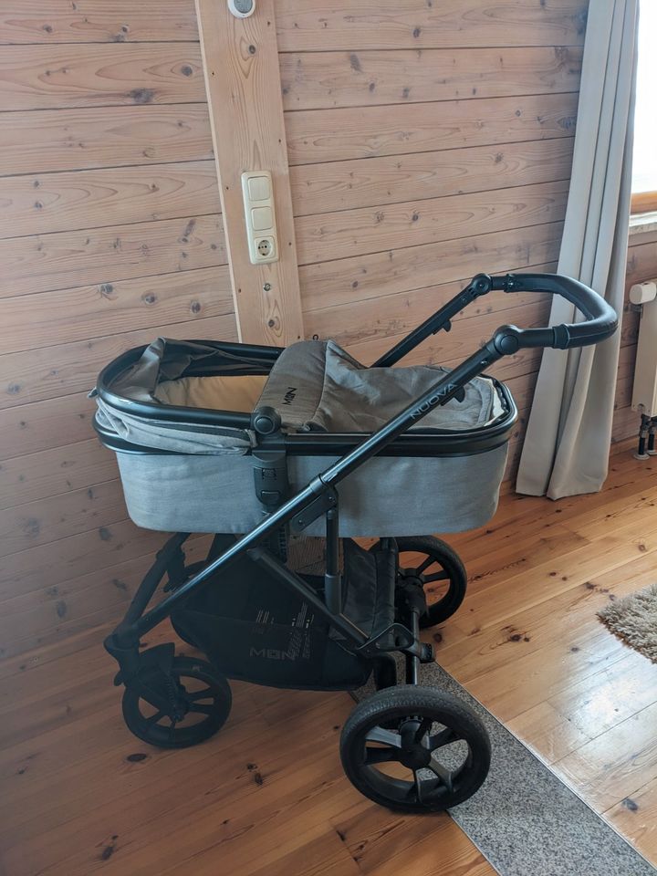 Formschöner Kinderwagen in grau-schwarz in Vettelschoß