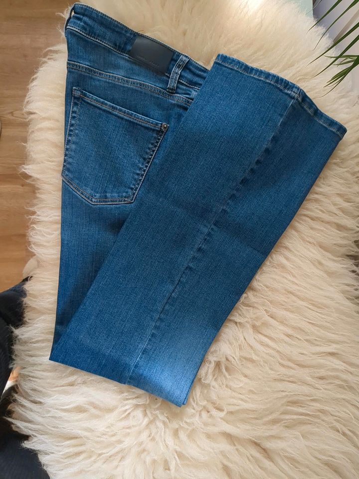 CAMBIO Flared Denim Gr. 40 neu m. Etikett in Overath