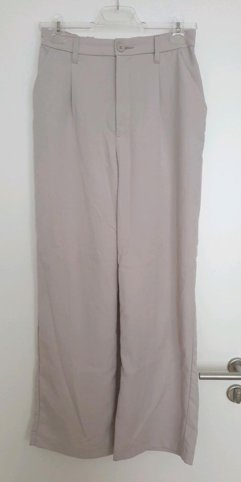 Hose beige grau weites Bein M 40 Business elegant in Magdeburg