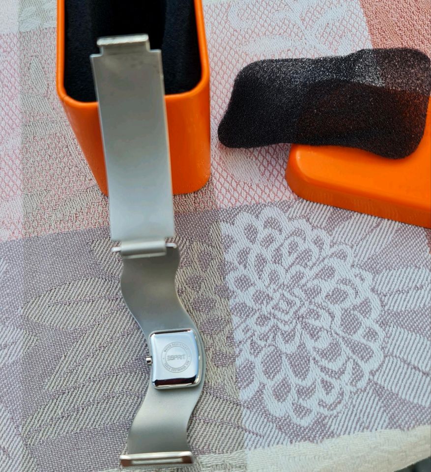 Damen Armbanduhr Esprit mit Spangenarmband in Originalbox in Saarbrücken