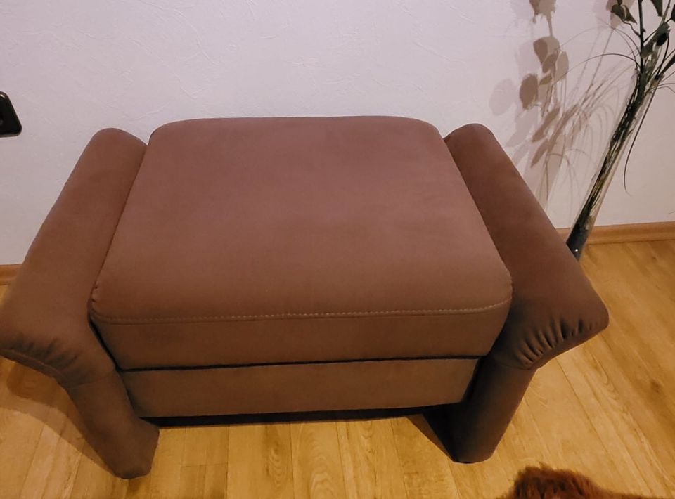 Trapezsofa ausfahrbar mit Sessel und Hocker in Bad Soden-Salmünster