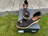 Tommy Hilfiger Espadrille Keilsandalen Schwarz Gr. 40 Bayern - Hunderdorf Vorschau