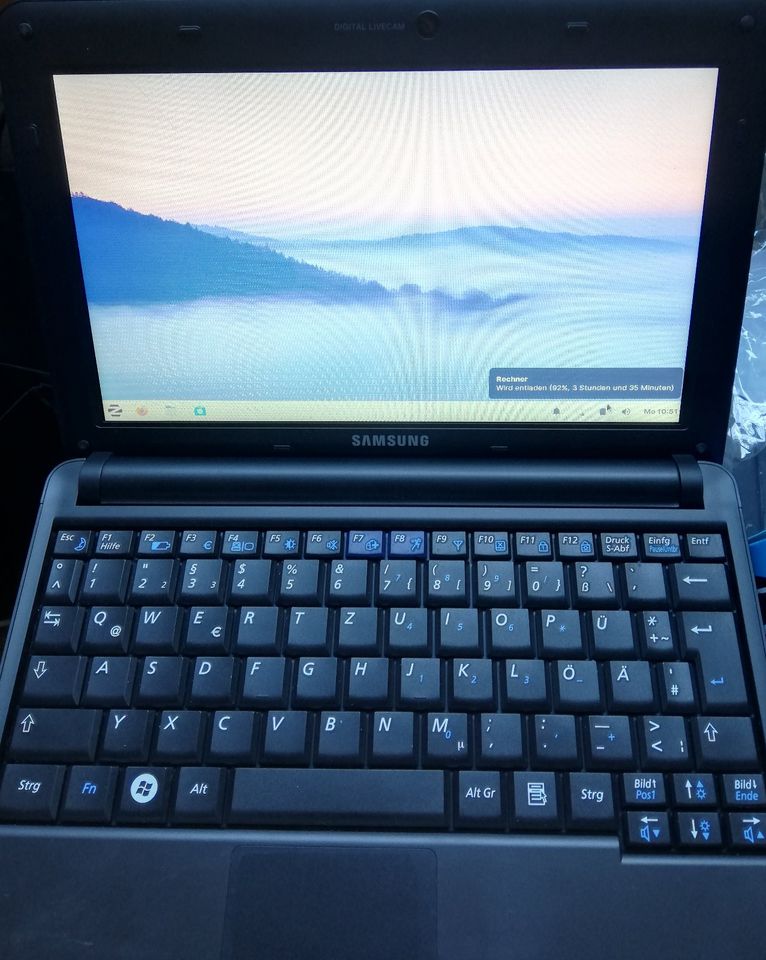 10" Samsung N130 Netbook mit Linux in Braunschweig