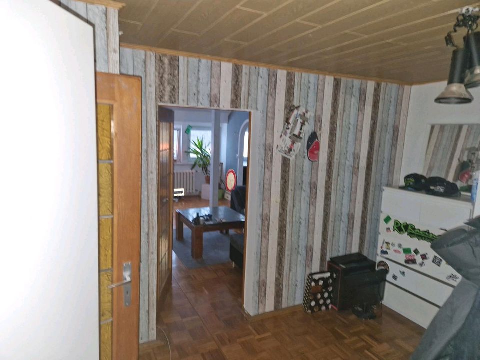 7 Raum Wohnung mit eigenen Eingang und Garage zu vermieten. in Schlema