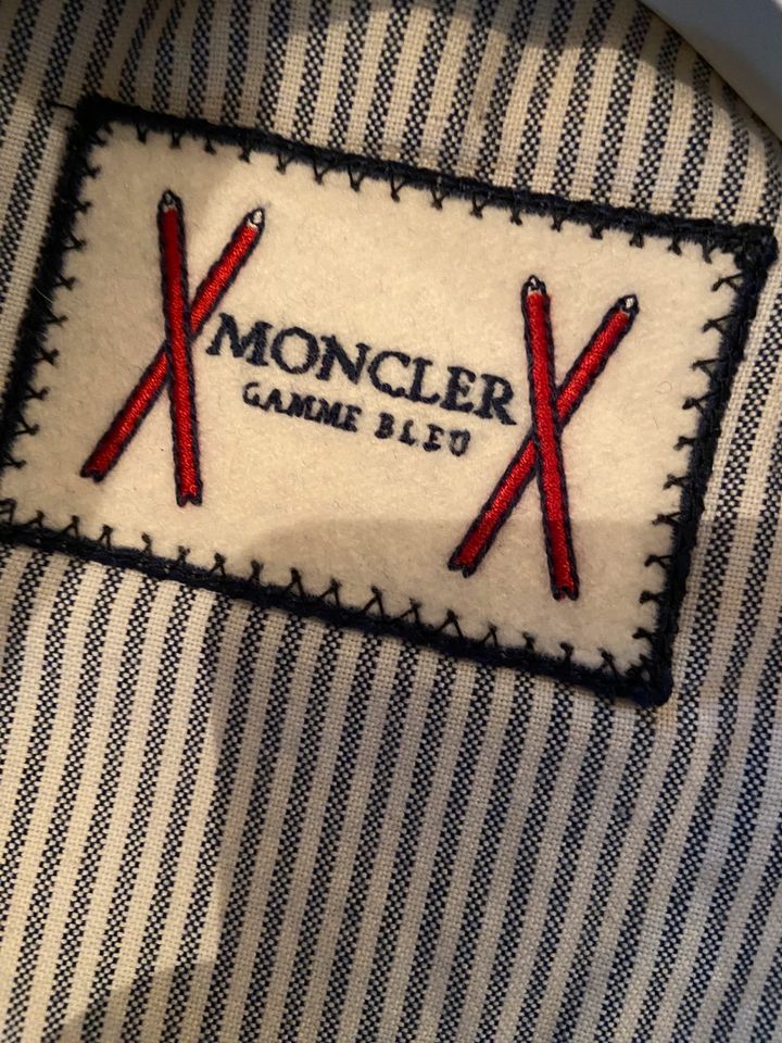 Moncler Dauenweste gamme bleu Gr 3 Neuwertig in Bloh