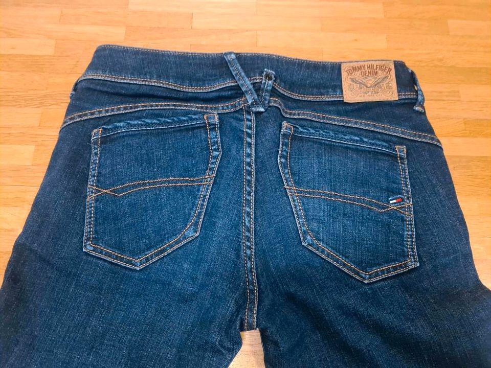 Tommy Hilfiger Jeans Victoria Straight 30 / 32 in München