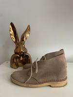 Schöne Wildleder Schuhe / Stiefeletten Clarks Gr. 39 Niedersachsen - Osnabrück Vorschau