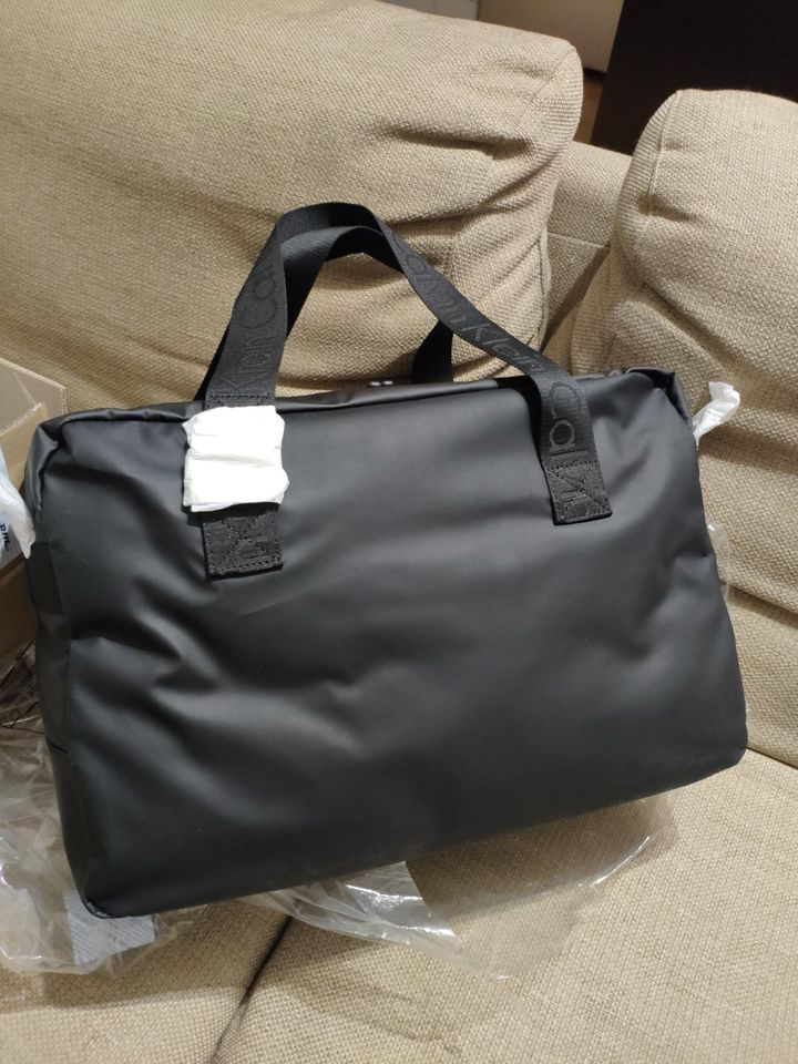 Calvin Klein Herren Umhängetasche Henkeltasche Urban 2 24H Duffle in Königsbrunn