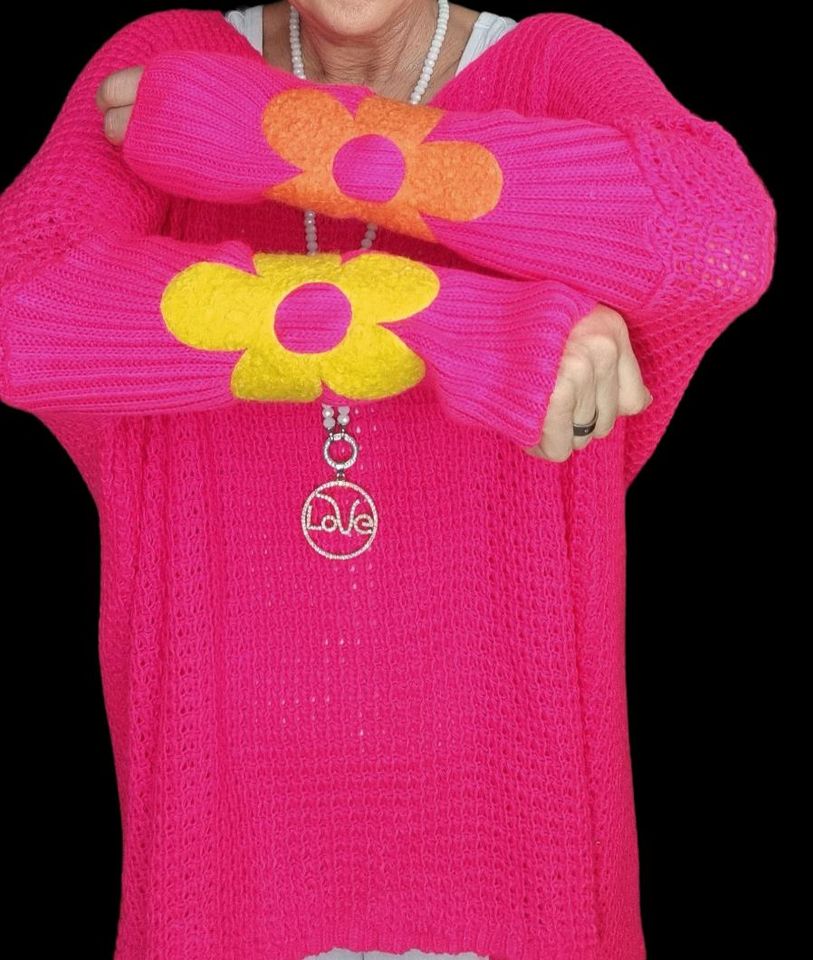 NEU - Oversize - Pullover 'Blume' in 3 Farben in Schulzendorf bei Eichwalde