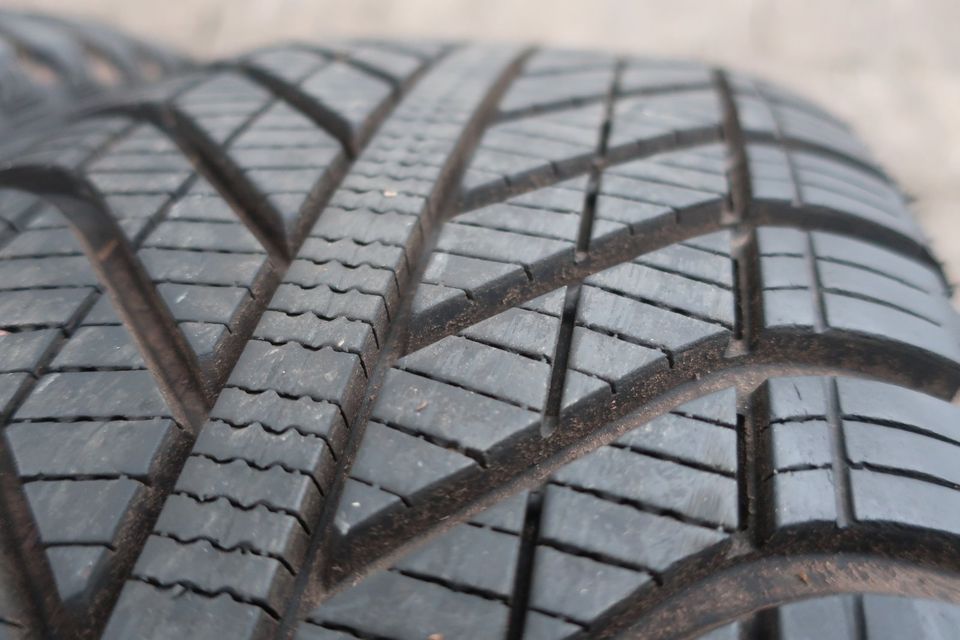 Sommerreifen Reifen 235/55 R17 99V Goodyear M+S |  2St in Koblenz