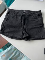Reserved Shorts kurze Hose gr. 42 XL sehr guter Zustand Niedersachsen - Garbsen Vorschau