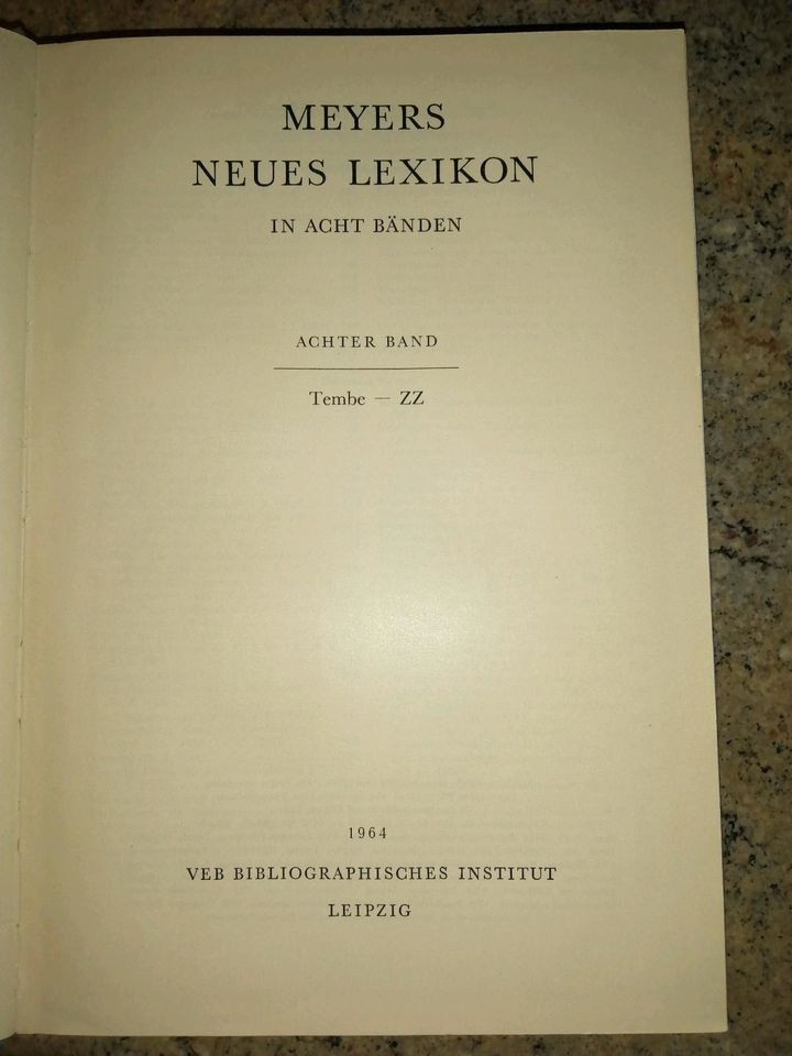 Meyers neues Lexikon in Dresden