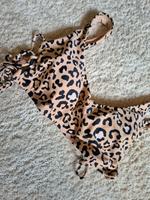 Bikini Oberteil zum schnüren animalprint von HOLLISTER Gr.M 38 Nordrhein-Westfalen - Remscheid Vorschau