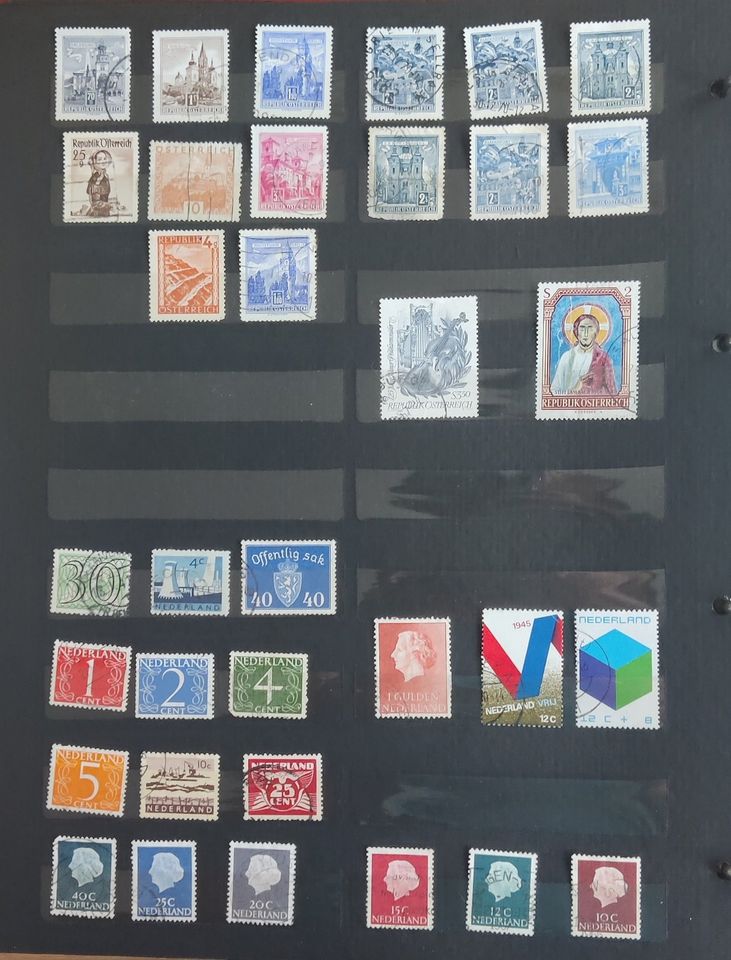 Briefmarkensammlung mit internationalen Briefmarken in Ottobrunn