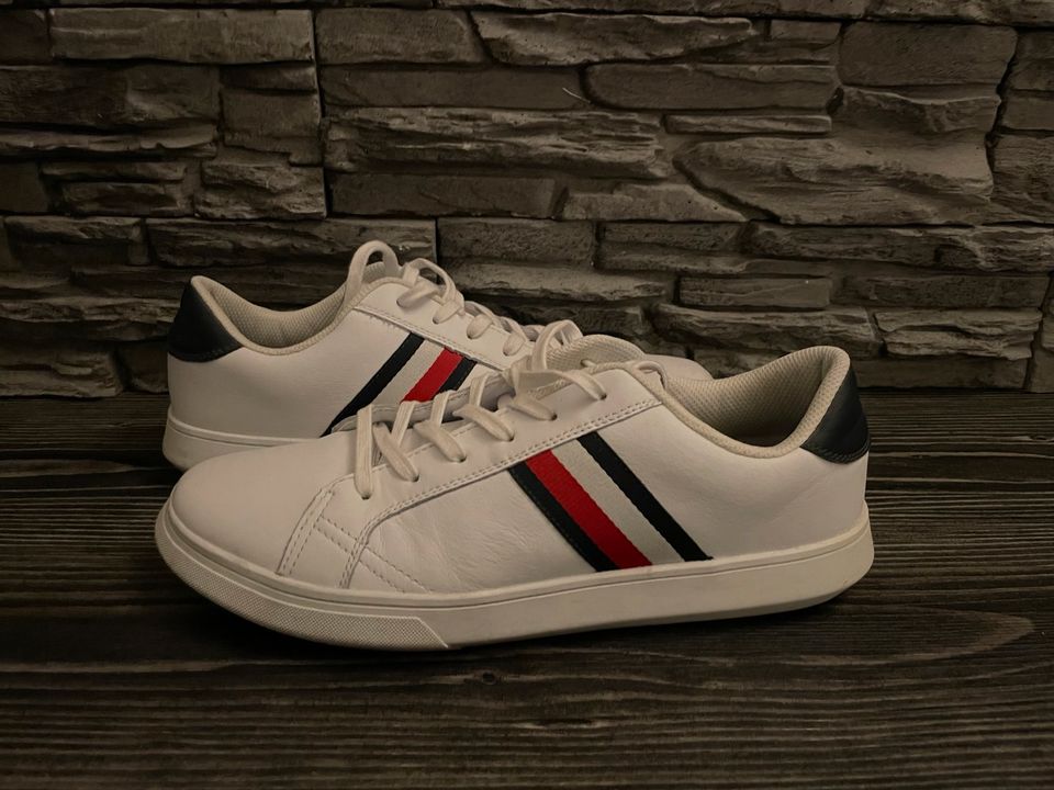 Tommy Hilfiger Schuhe / Sneaker Größe 43 in Köln