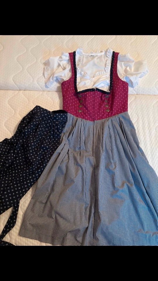 Schönes Dirndl von Distler mit Bluse und Schürze in Schönberg