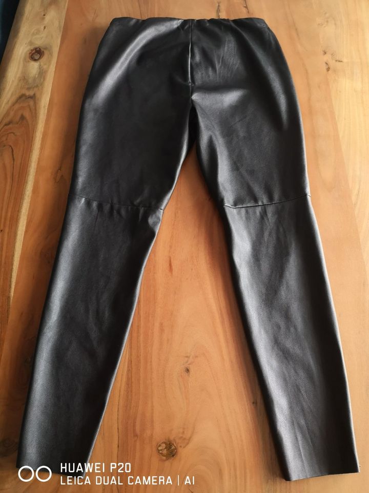 esmara Kunstlederhose Schwarz Damen Gr. 44 in Nordrhein-Westfalen - Bad  Oeynhausen | eBay Kleinanzeigen ist jetzt Kleinanzeigen