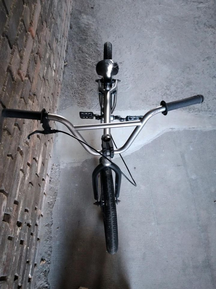 BMX-Fahrrad in Deidesheim