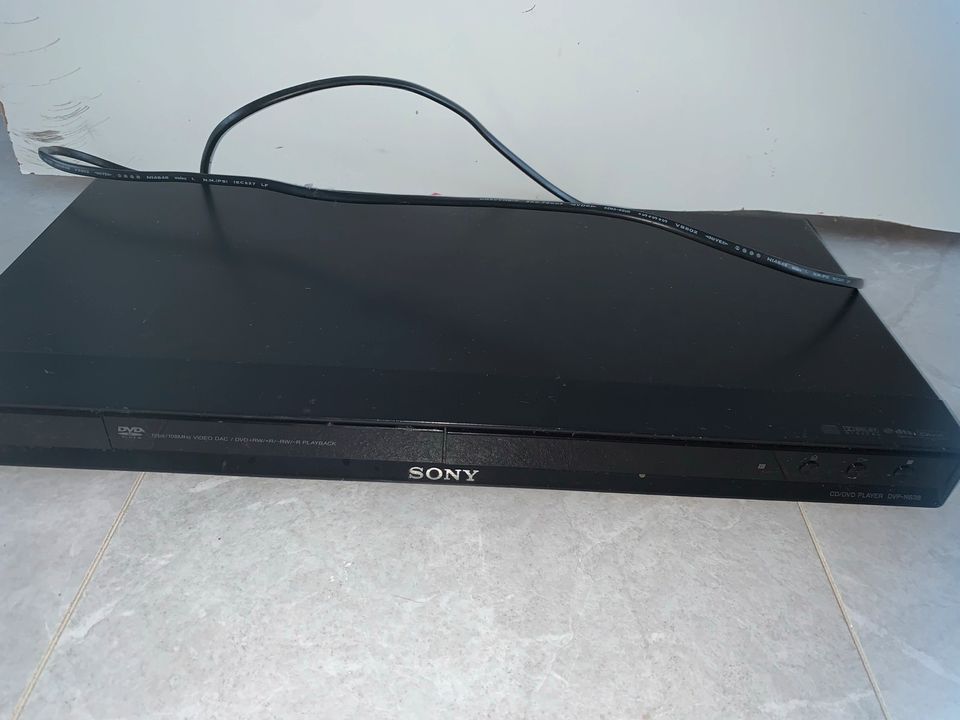 DVD Player/ CD DVD-NS38 in Stade