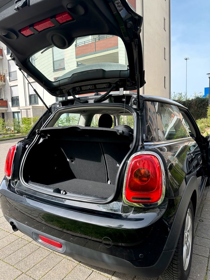 Mini One schwarz in Gelsenkirchen