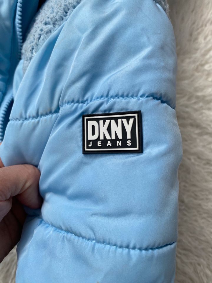 DKNY Jacke 92 gr. in Wimsheim