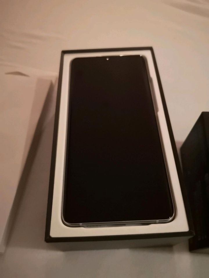 Xiaomi Mi Note 10 Lite - Glacier White - 128GB + 2 Hüllen / NEU! in Sindelfingen