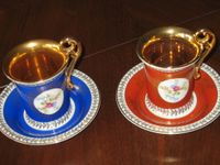 2 Ziertassen Kaffee/Kakao rot/blau innen goldfarben Kreis Pinneberg - Quickborn Vorschau