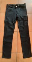 H & M Jeans grau Skinny regular Waist Ankle Gr. 36 NEU Nordrhein-Westfalen - Steinheim Vorschau